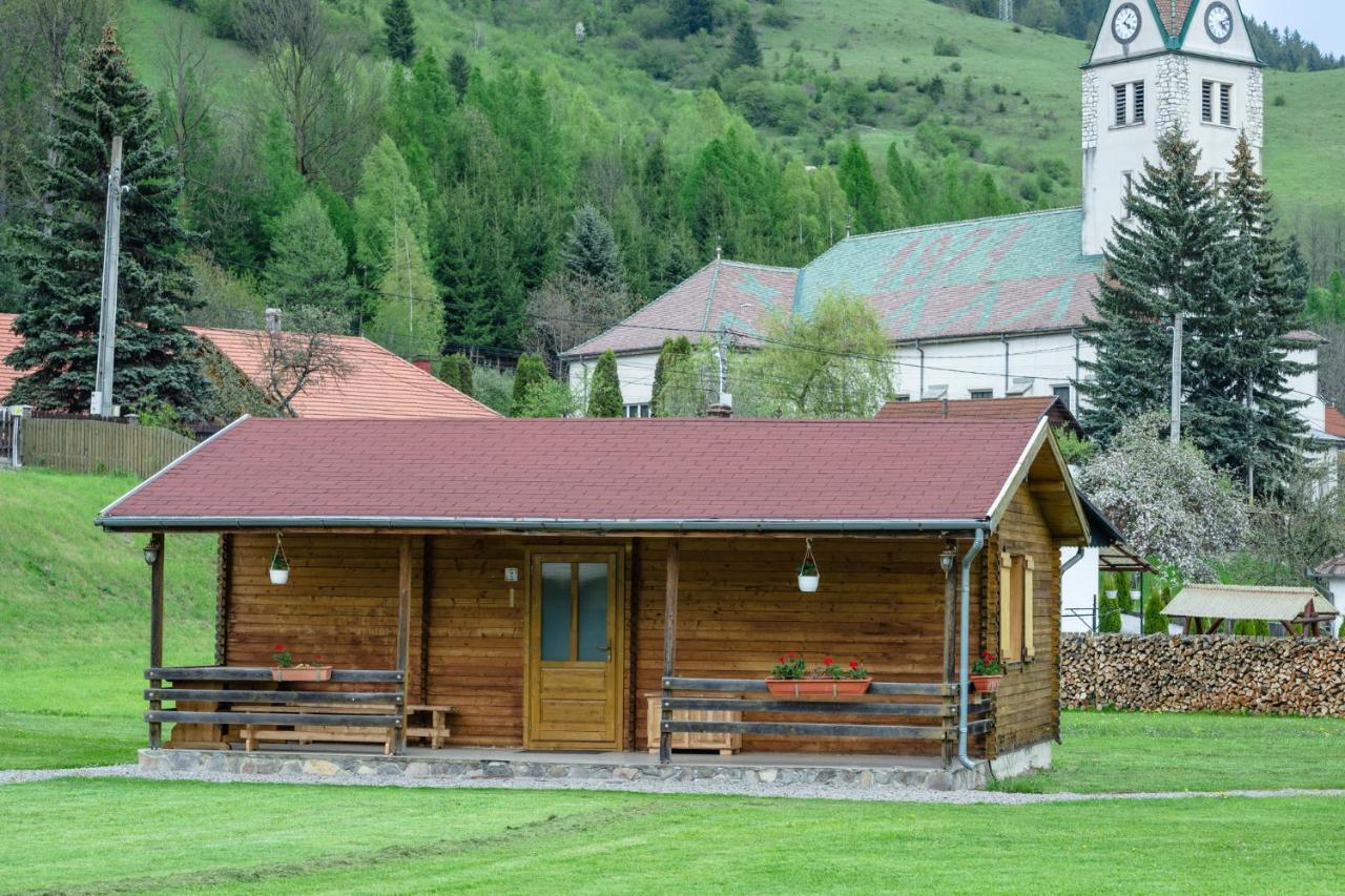 Biotour Camping & Restaurant Ghimeş-Făget Exteriér fotografie