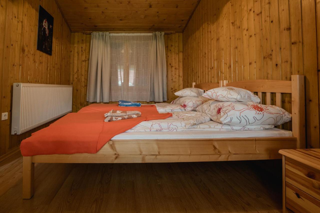 Biotour Camping & Restaurant Ghimeş-Făget Exteriér fotografie