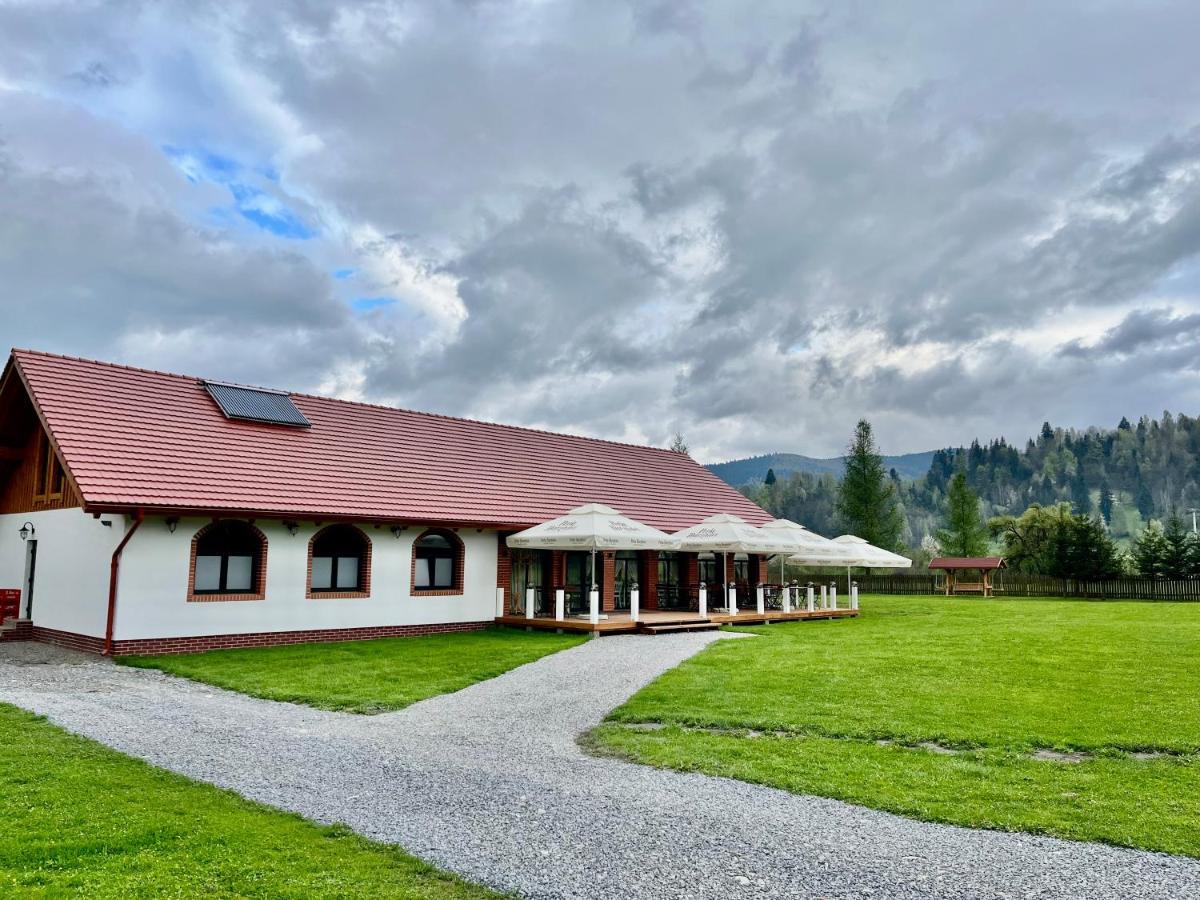 Biotour Camping & Restaurant Ghimeş-Făget Exteriér fotografie