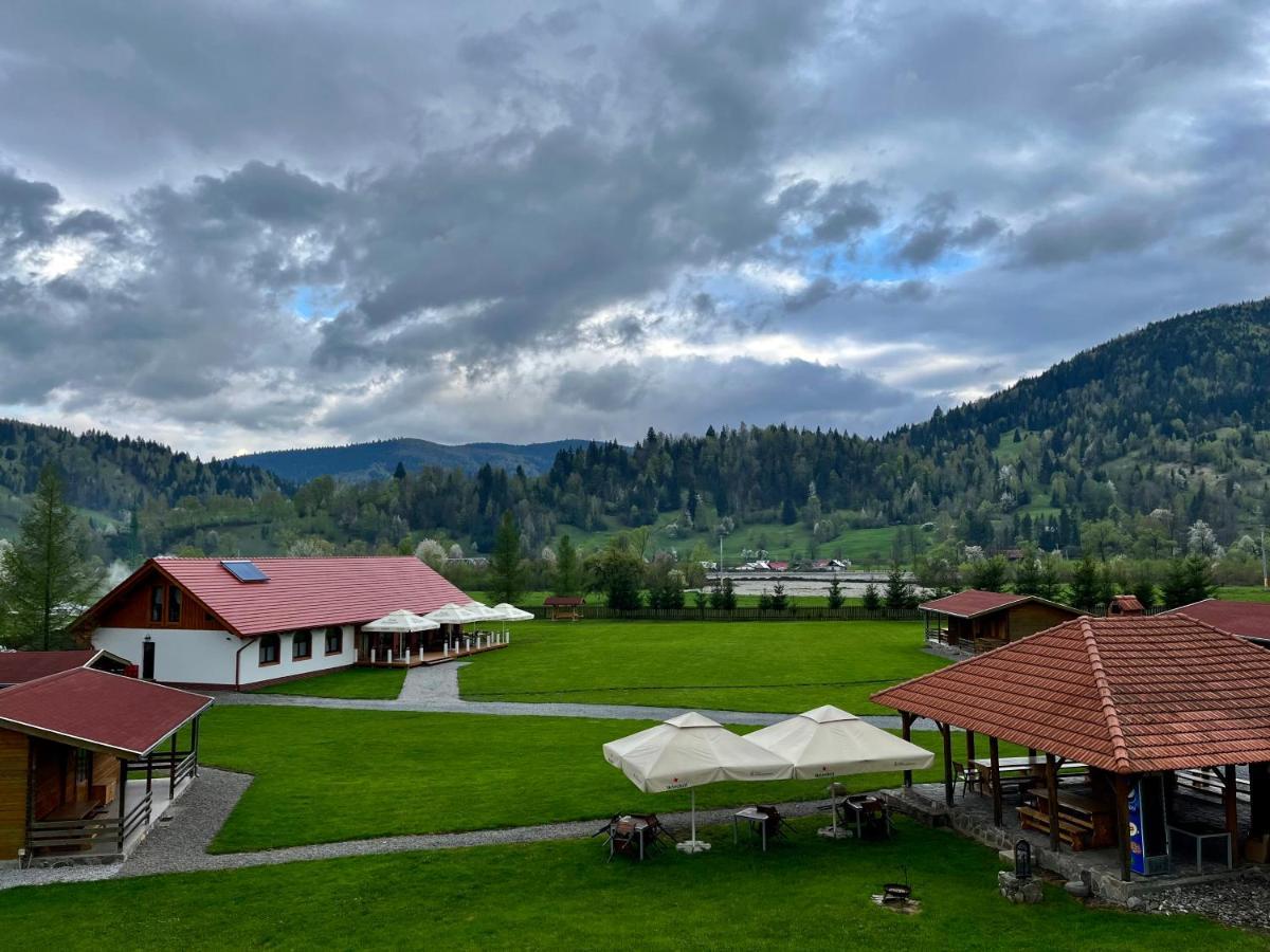 Biotour Camping & Restaurant Ghimeş-Făget Exteriér fotografie