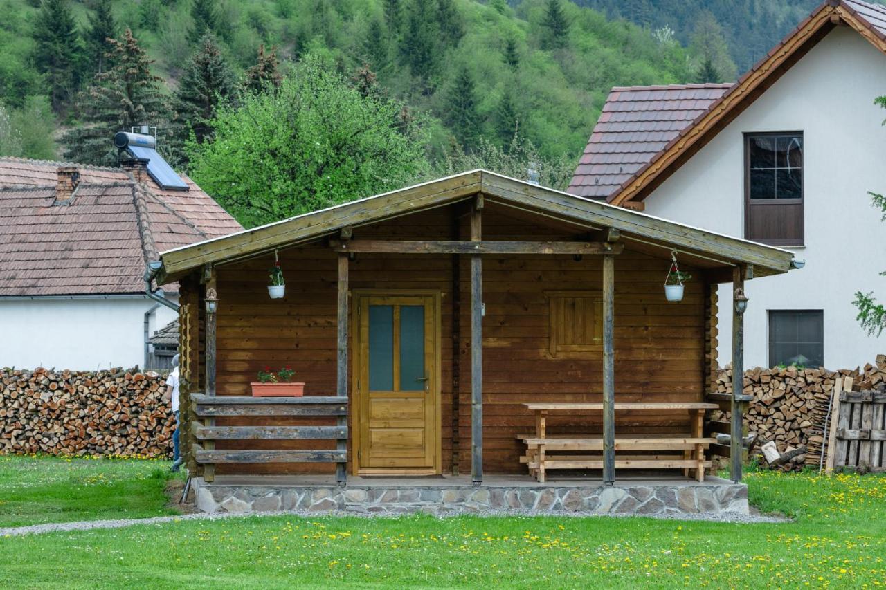 Biotour Camping & Restaurant Ghimeş-Făget Exteriér fotografie