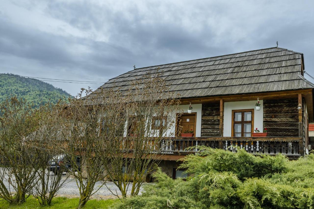 Biotour Camping & Restaurant Ghimeş-Făget Exteriér fotografie
